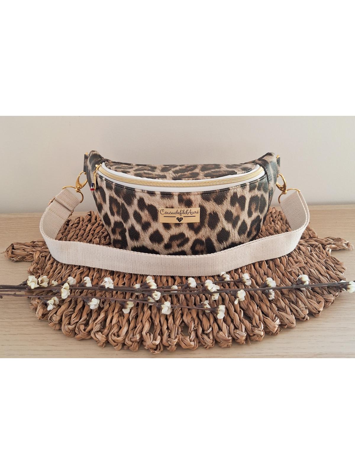 Sac banane léopard de coté