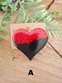 Broche artisanale pailletée en forme de cœur