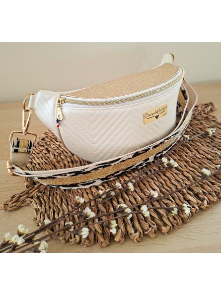 Sac banane blanc et or de coté