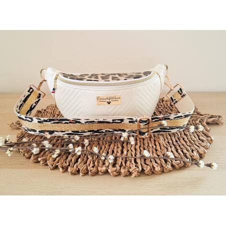 Sac banane artisanal blanc et léopard de face